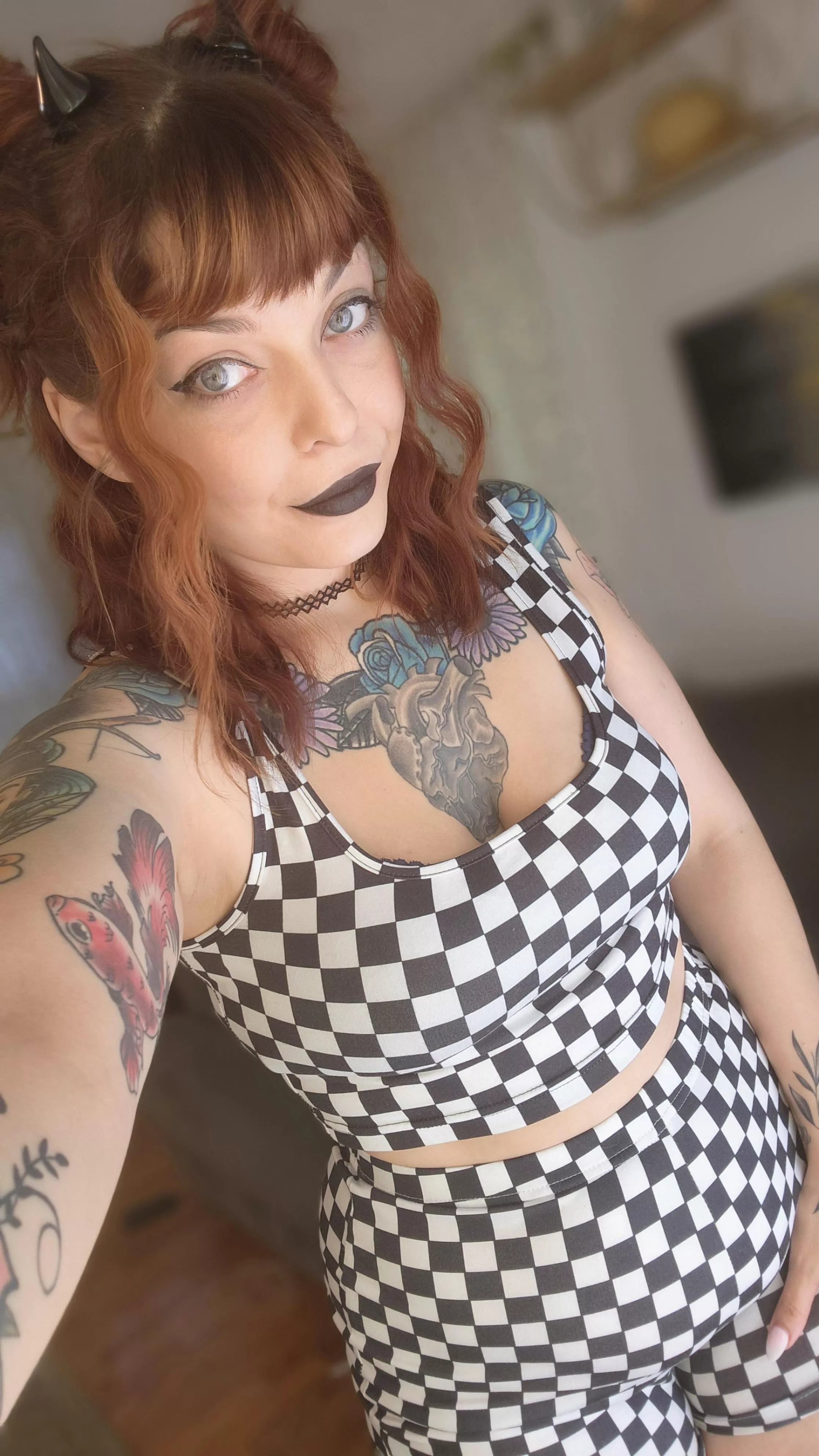 @thenaomipeaches posted by NaomiCakess