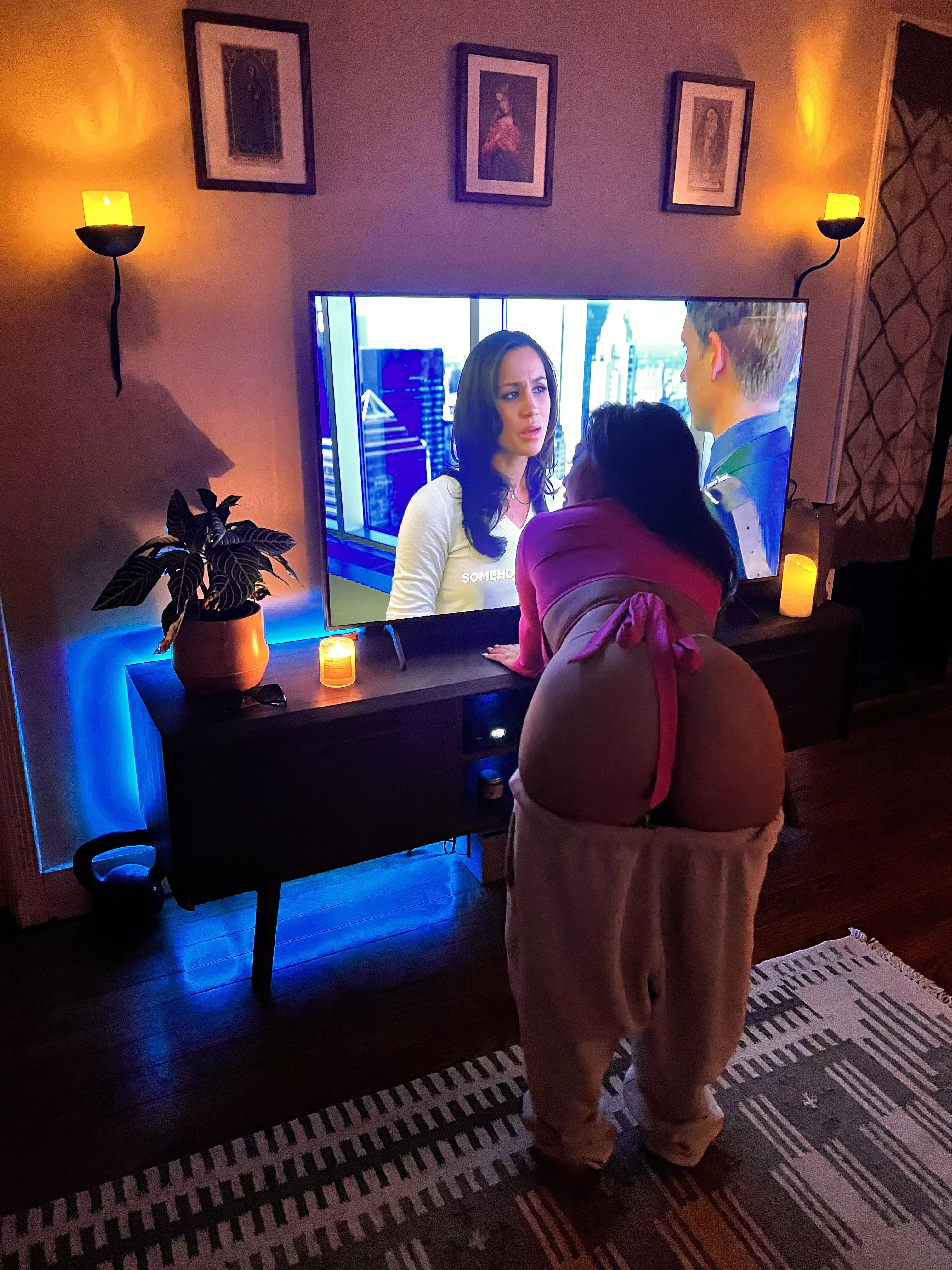 This girls ready for a good time 🖤 posted by Sad-Construction9901