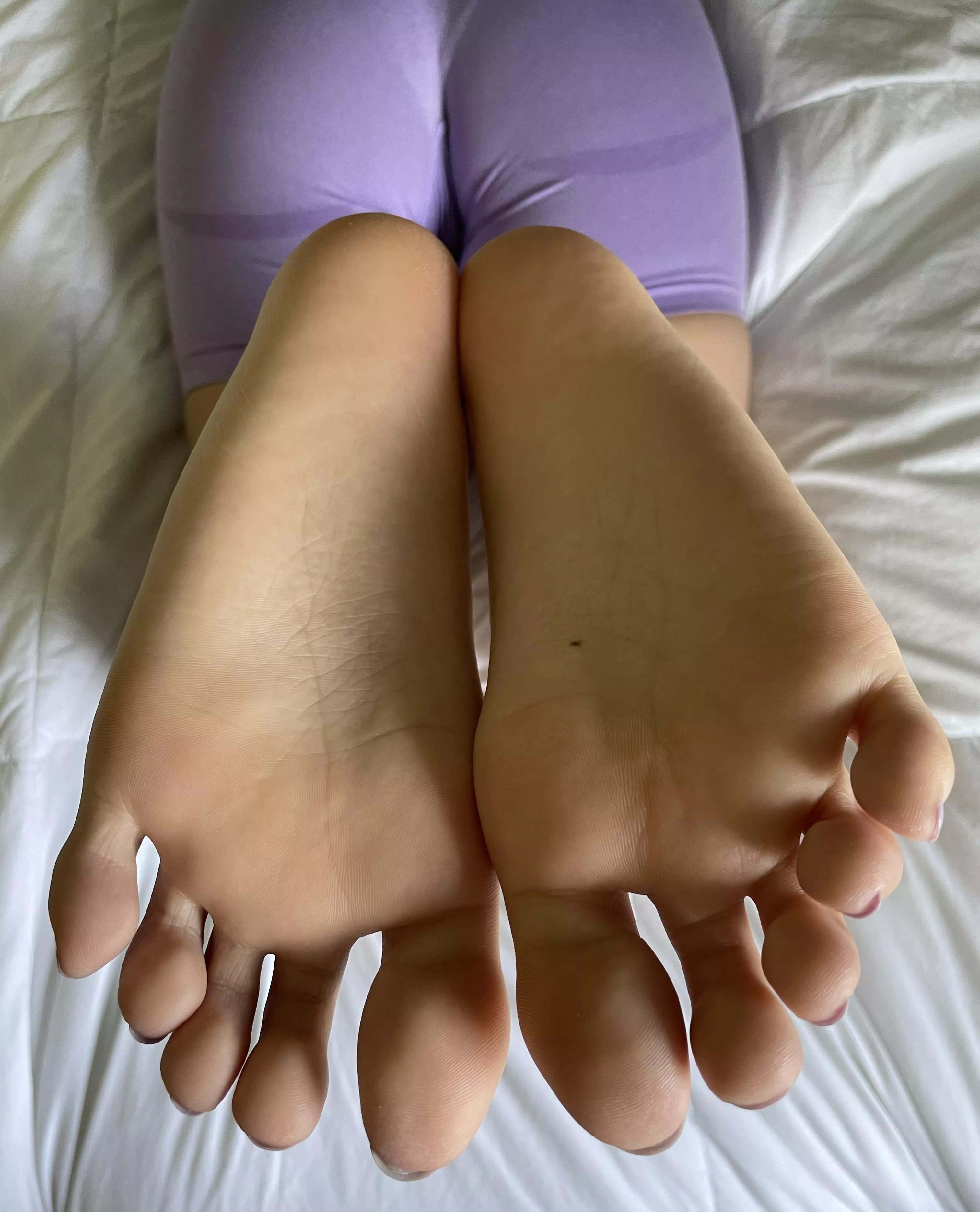 Who else loves the booty and soles combo? posted by Jessicasolessss