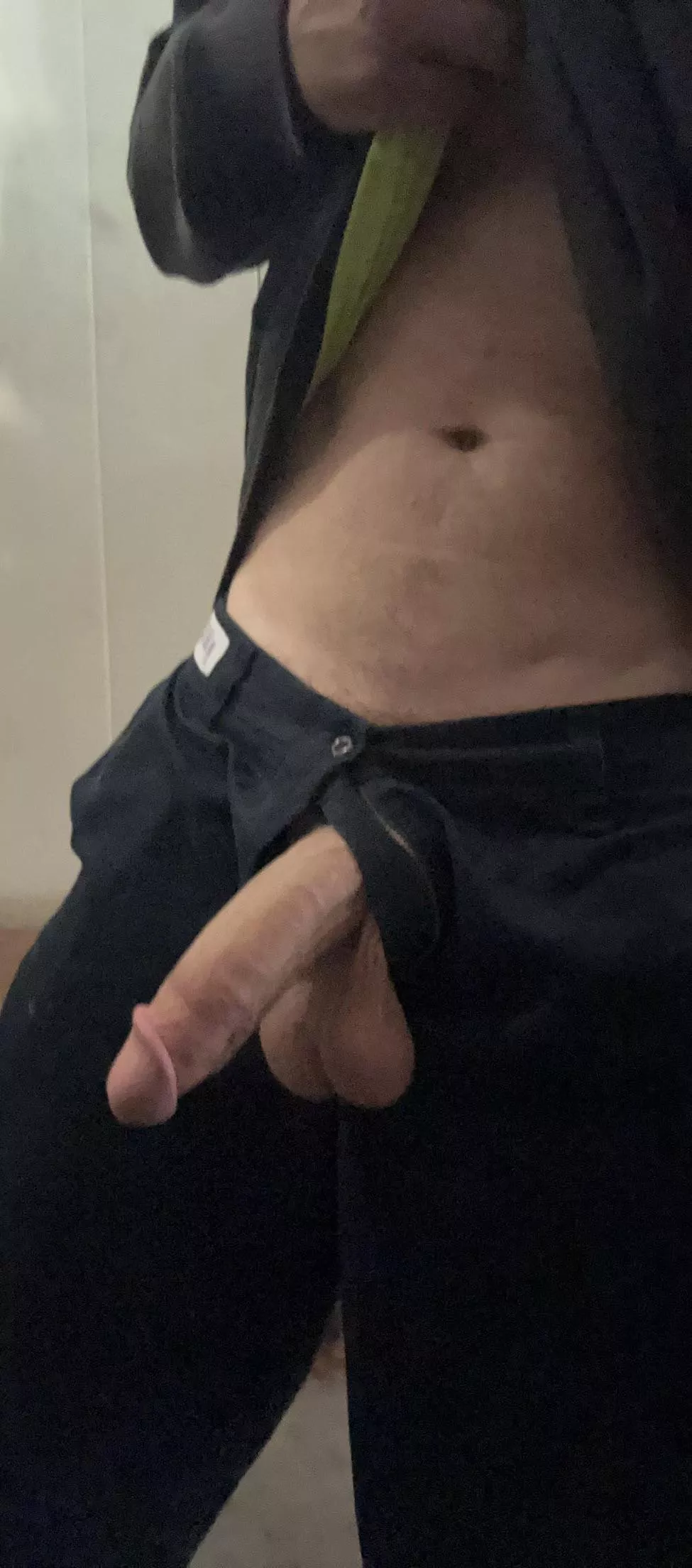 Wonder if my co workers know how big it is posted by Serious-Share-1311