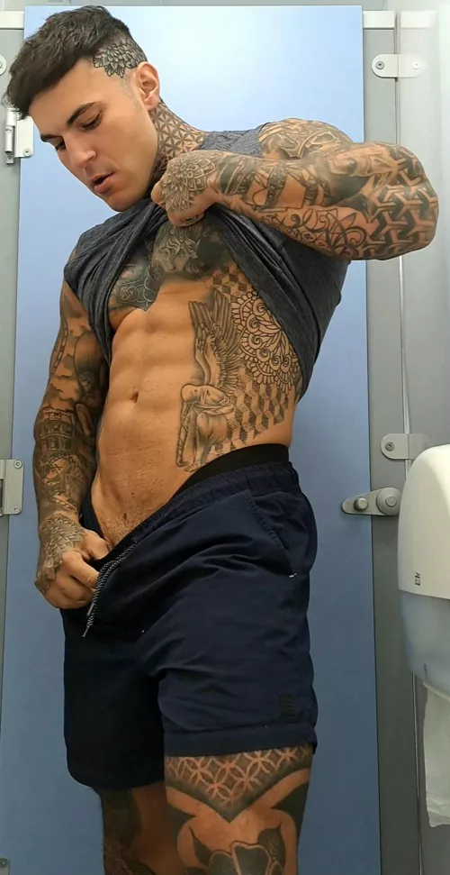 Your gym locker view by bahamianDowel769