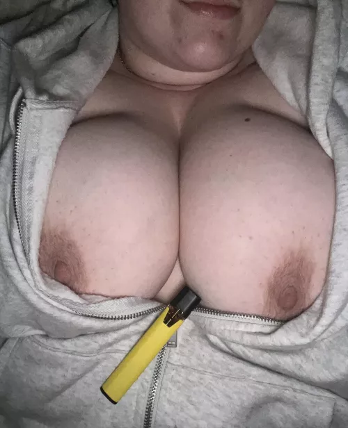 being high always makes me want to get them out 🪼 [f] by elliott-rain