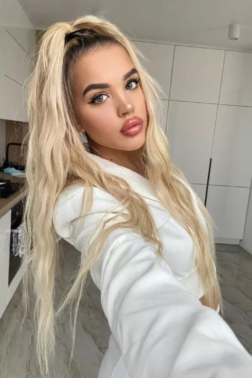 Blondie by gosterime