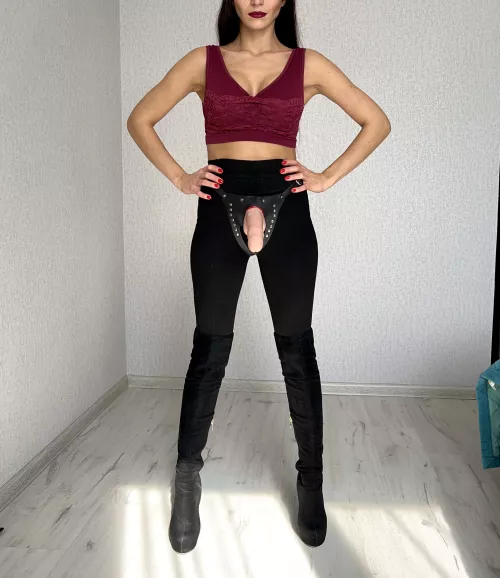 Come enjoy my strap on by MonicaGoddess