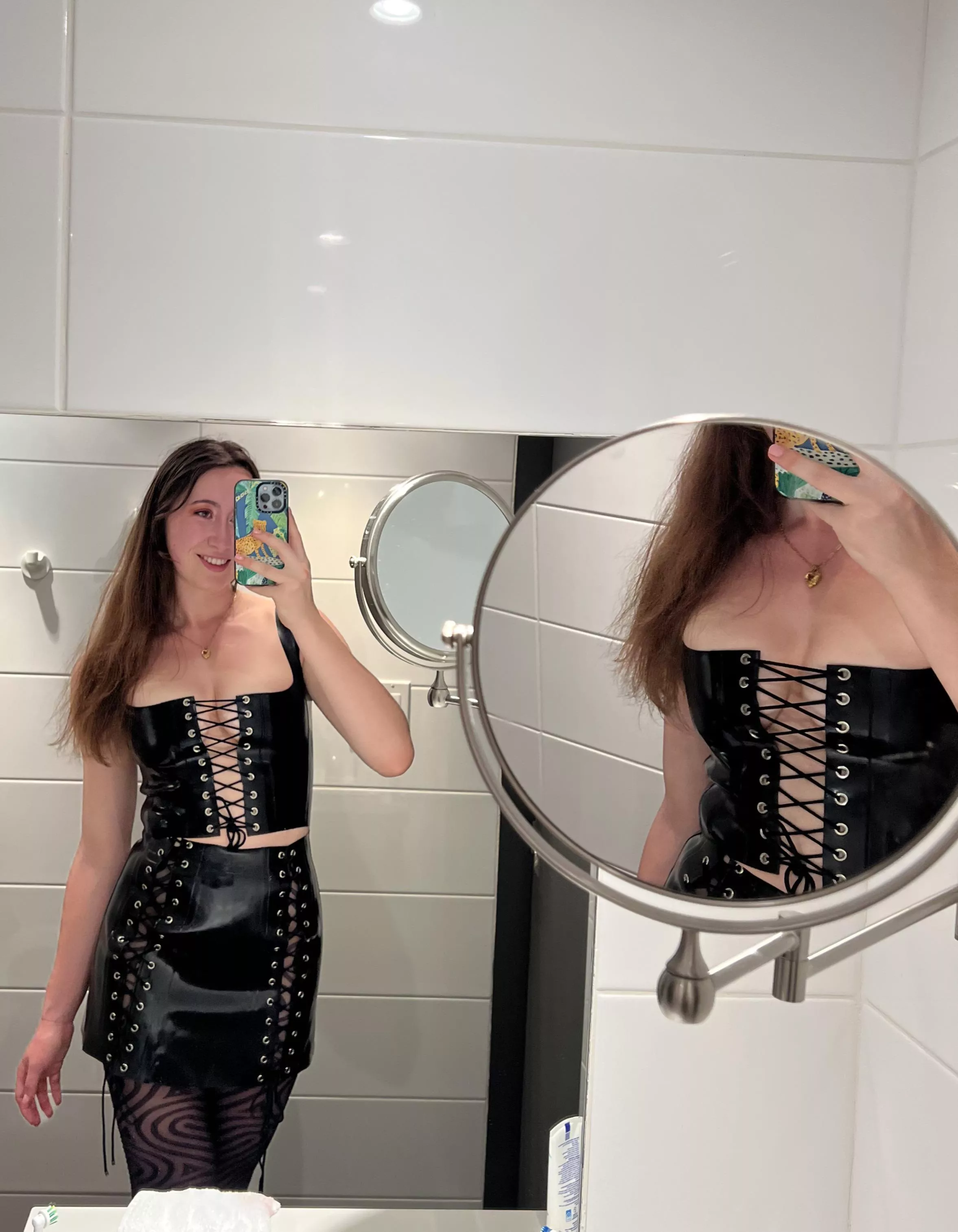 Don’t you dare pull on my laces… posted by LATEXnCHILL