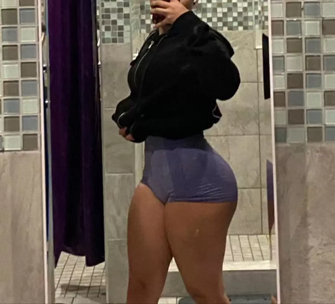 [F] Tonight's gym fit❤️‍🔥 posted by Just-Inside4803
