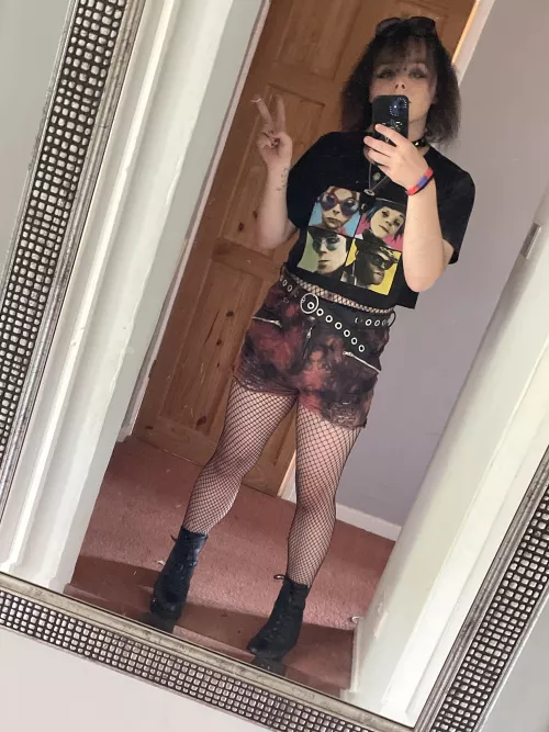 hiiiii :3 (say it back) by bootcakee