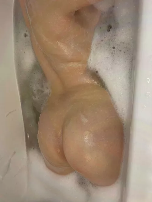 Hope you could jerk off to my perfect tan lines by musicfreakale