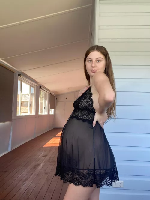 I love how this hangs over my pregnant belly, hby? by sasgall