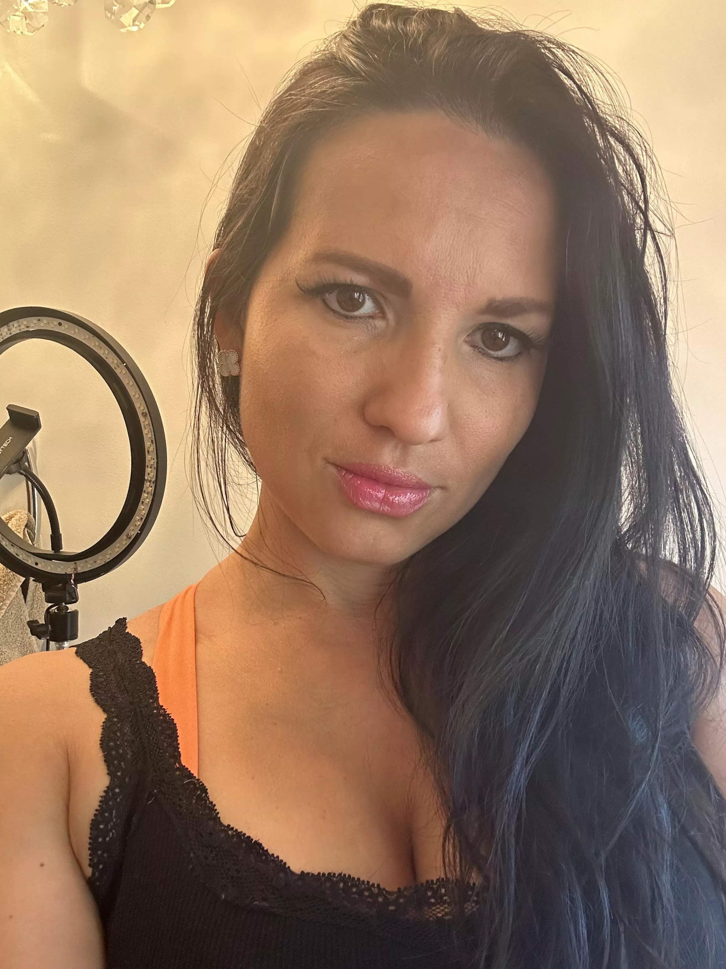 Mommy [dom] is available for sessions: [sext] [cam] [vid] [aud]. posted by GoddessScarlett777