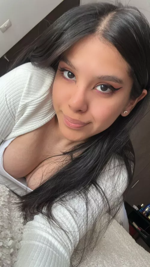 My boobs about to pop out of this shirt by ickyresurge