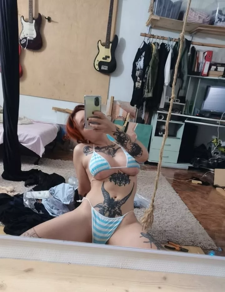 Sexy day mirror pic 📸 posted by Mind_Rina