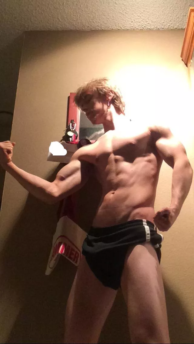 they’re chiseled and strong, 💪🏻 but always lacking in size in proportion to the rest of me posted by drippingrightnow