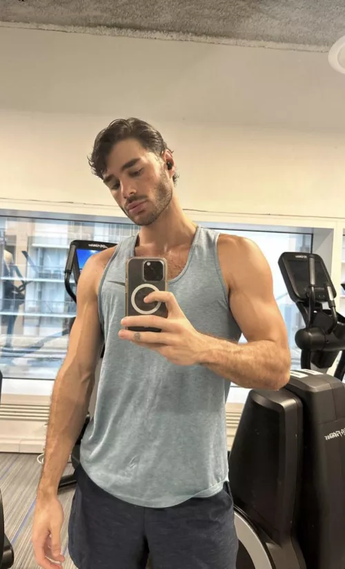 Veiny in all the right places by neeks_xx