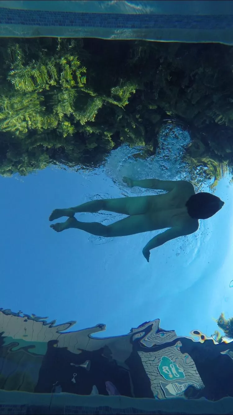 What the bottom of the pool saw posted by ArtPlusSex