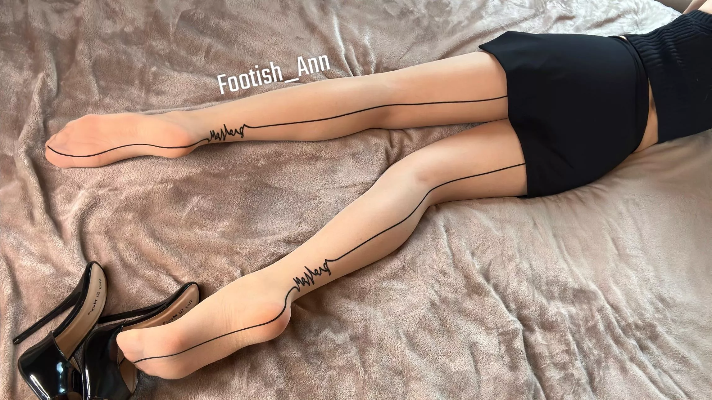 Wolford Tights and mini skirt posted by Footish_ann