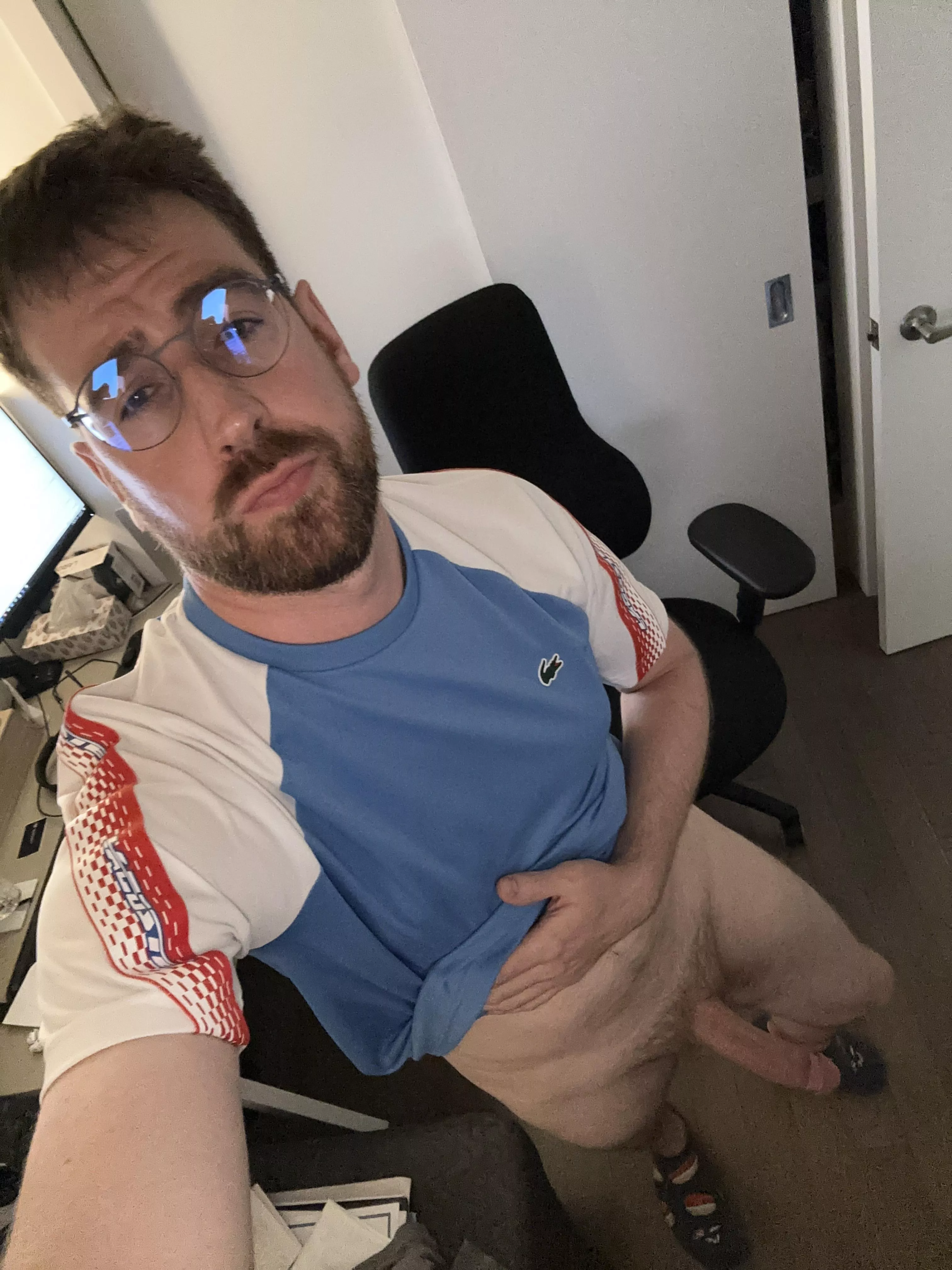 [39] bi and horny posted by Electronic_Water9696