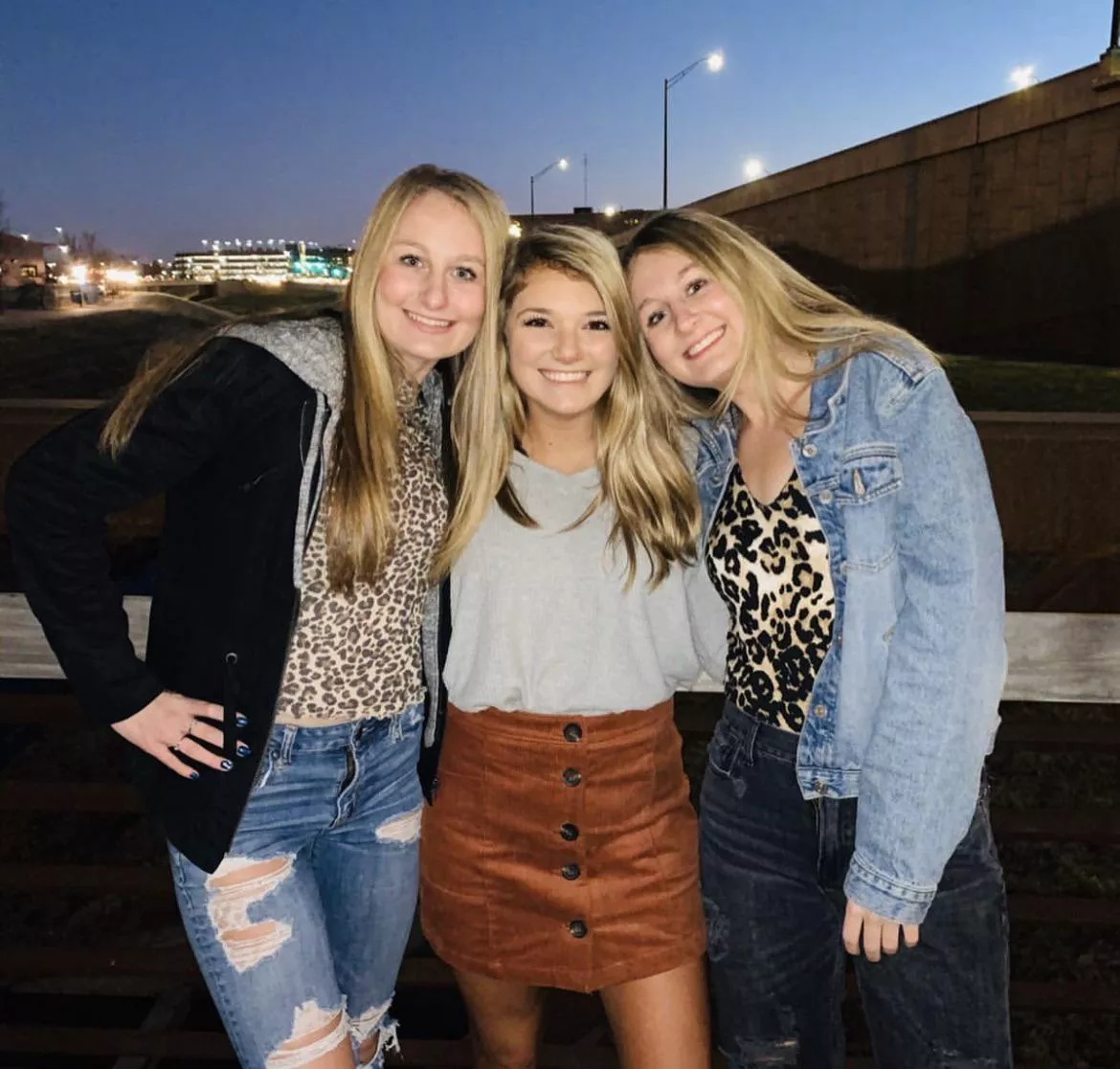 Blondes posted by cochitocruz11