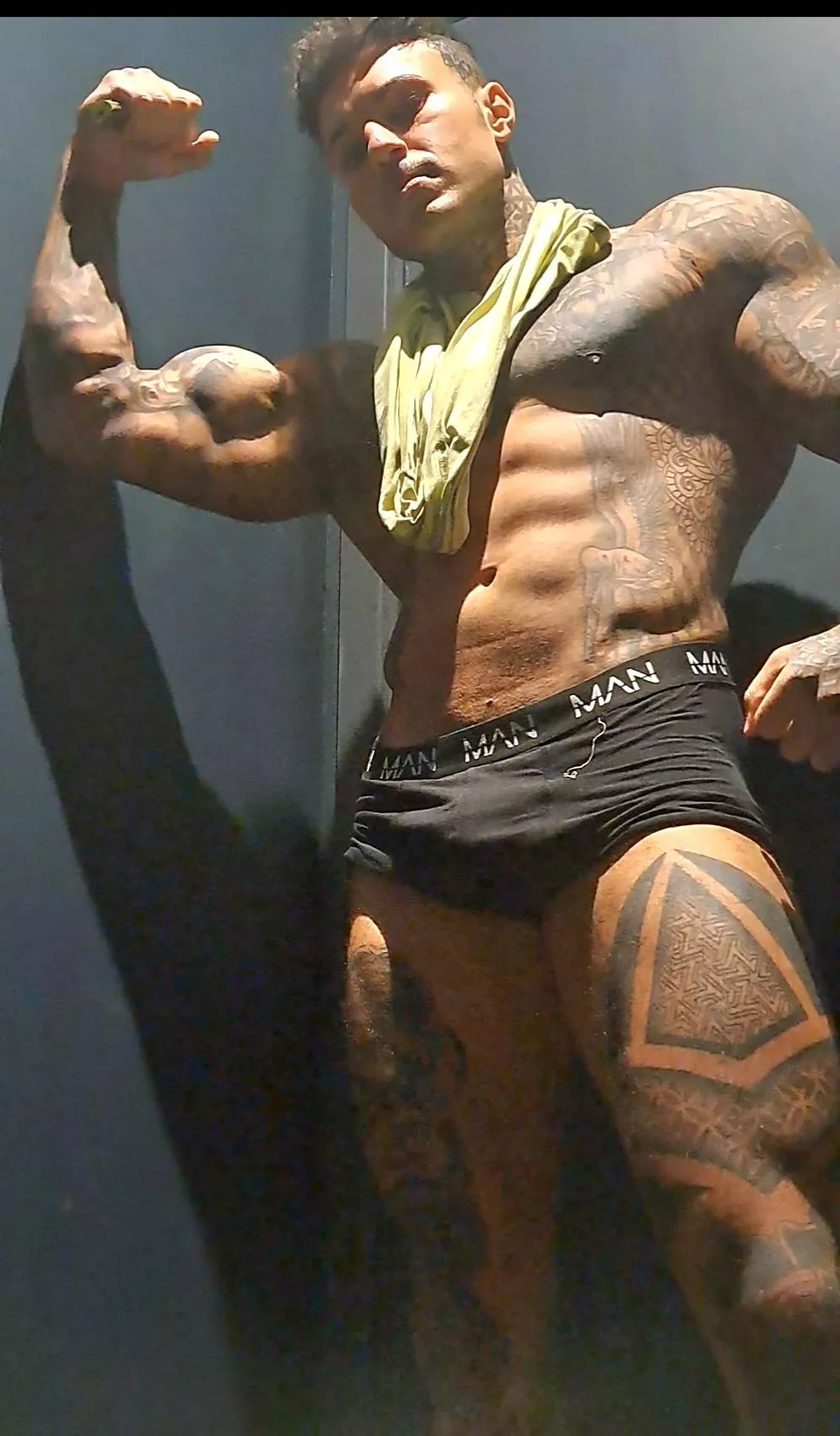 Bow down posted by bahamianDowel769