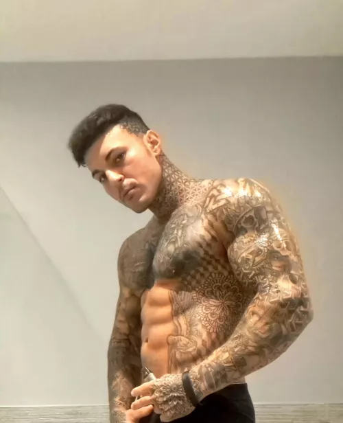 Bow down by bahamianDowel769