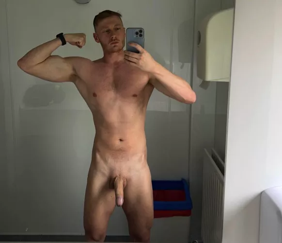 Crazy horny in work today, kinda wish someone walked in 😈 by studmuffin120