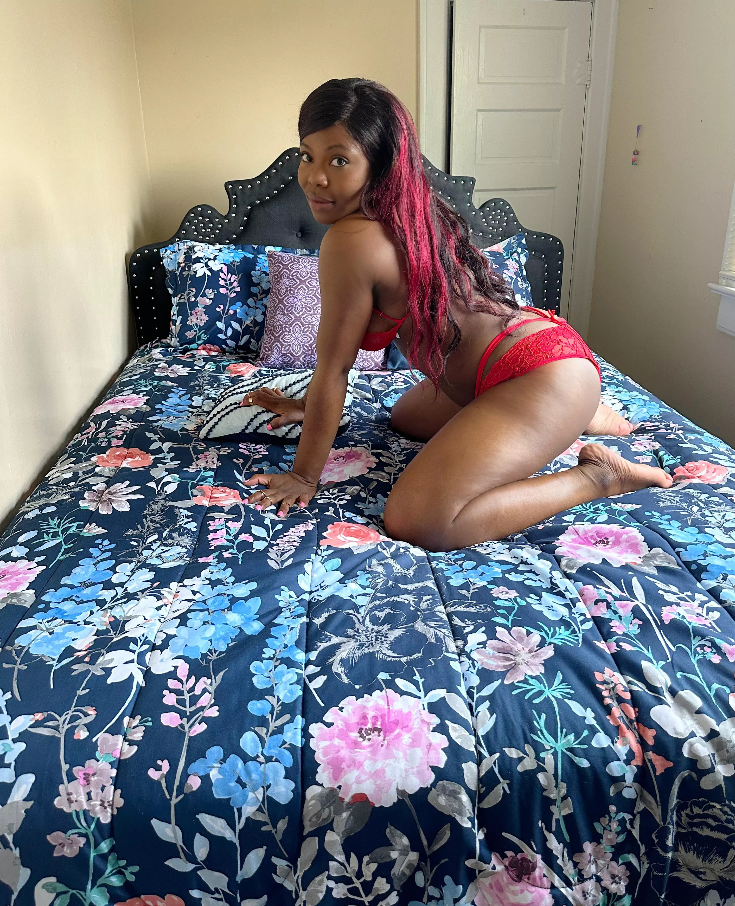 Do I look lovely in this red set? posted by EmpressQueenn7