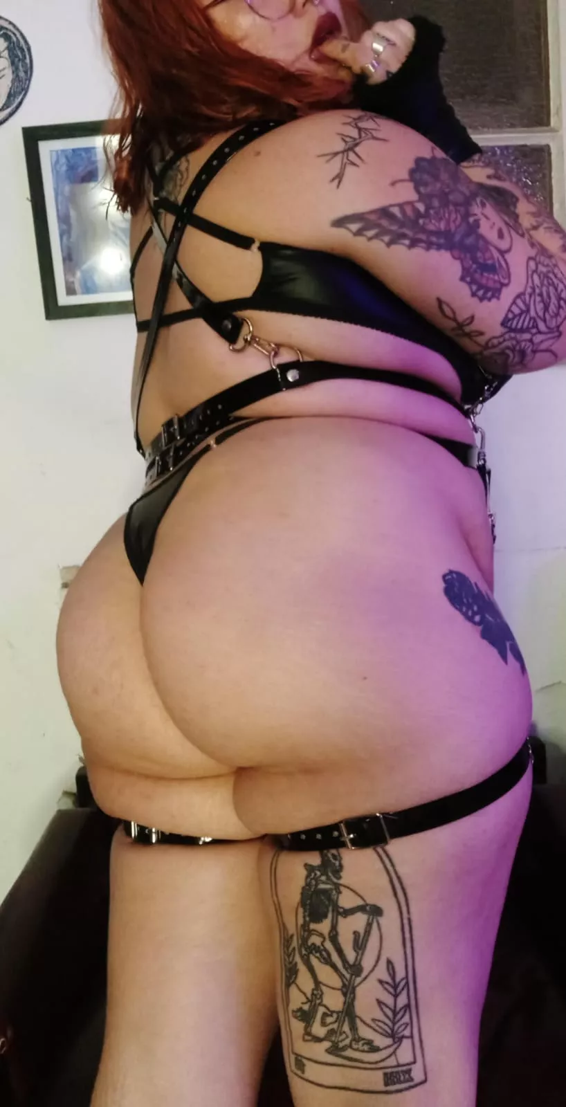 Do you like THICK Tattoed girls? posted by escorpiobby