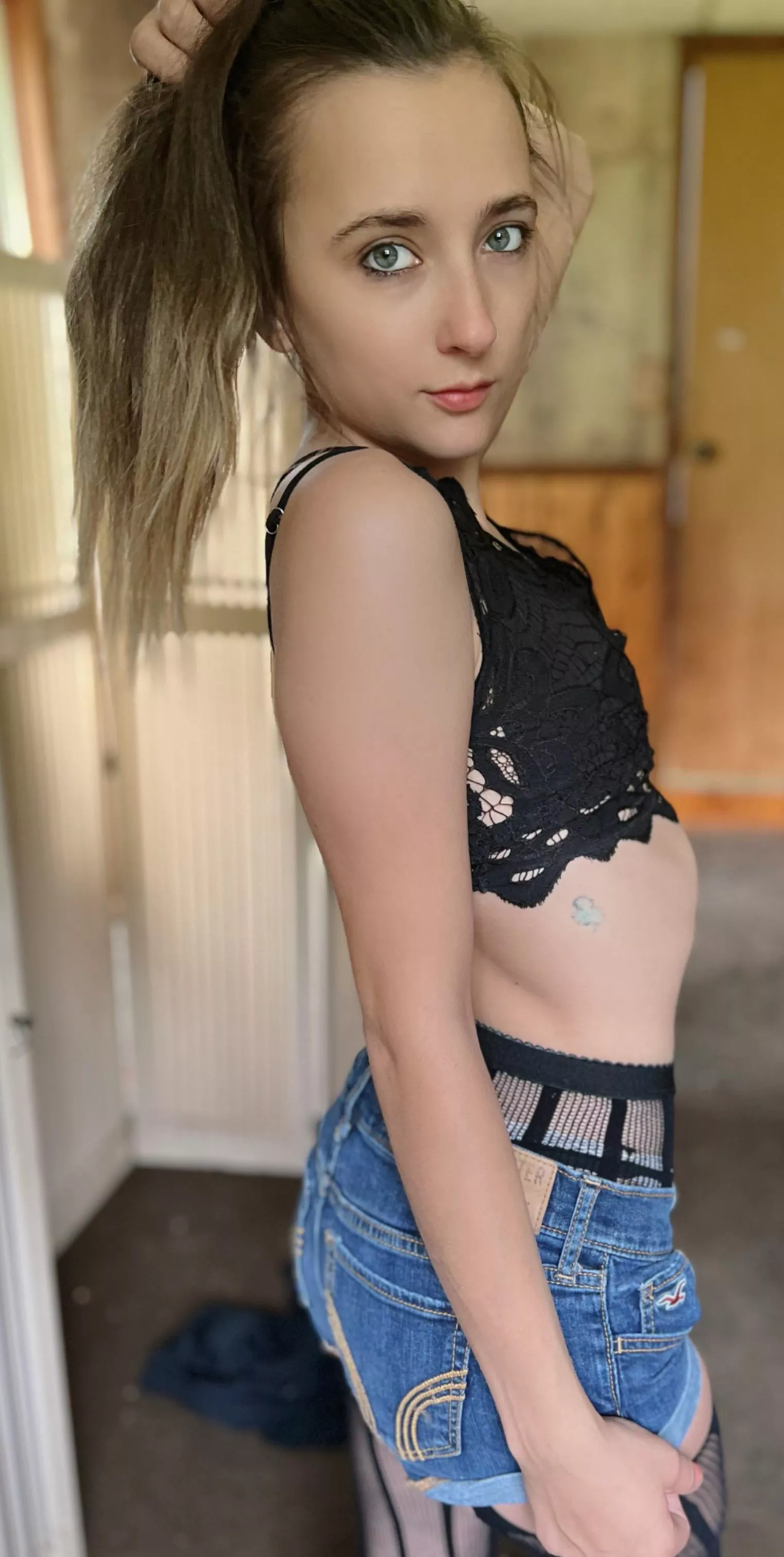 Fuck me with the fishnets on posted by savsue97