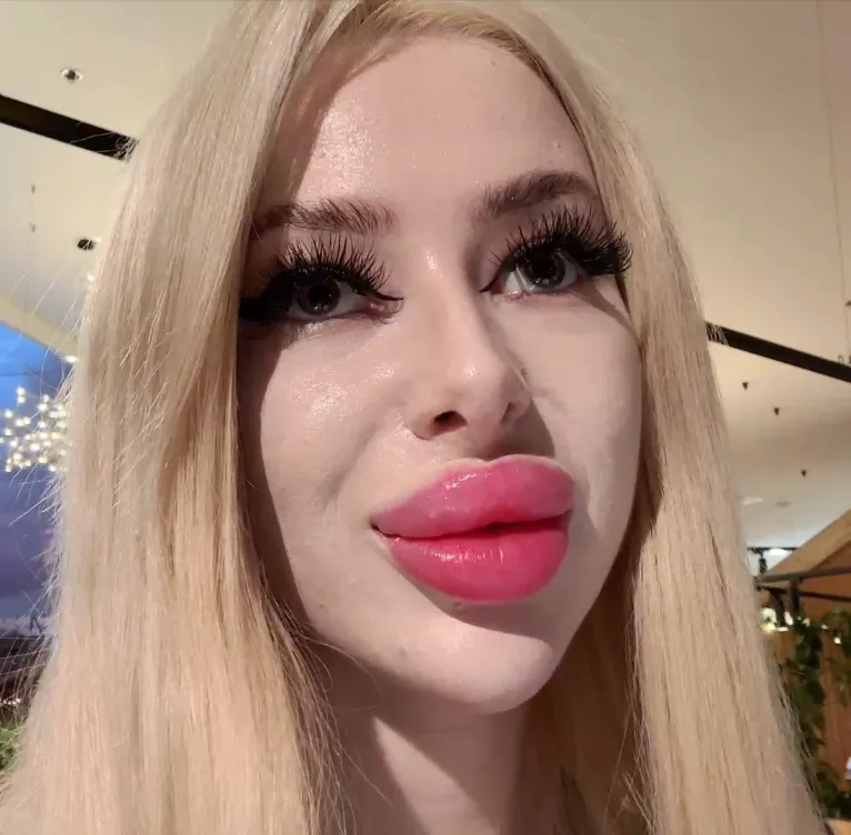 Gorgeous posted by bimbol0ver