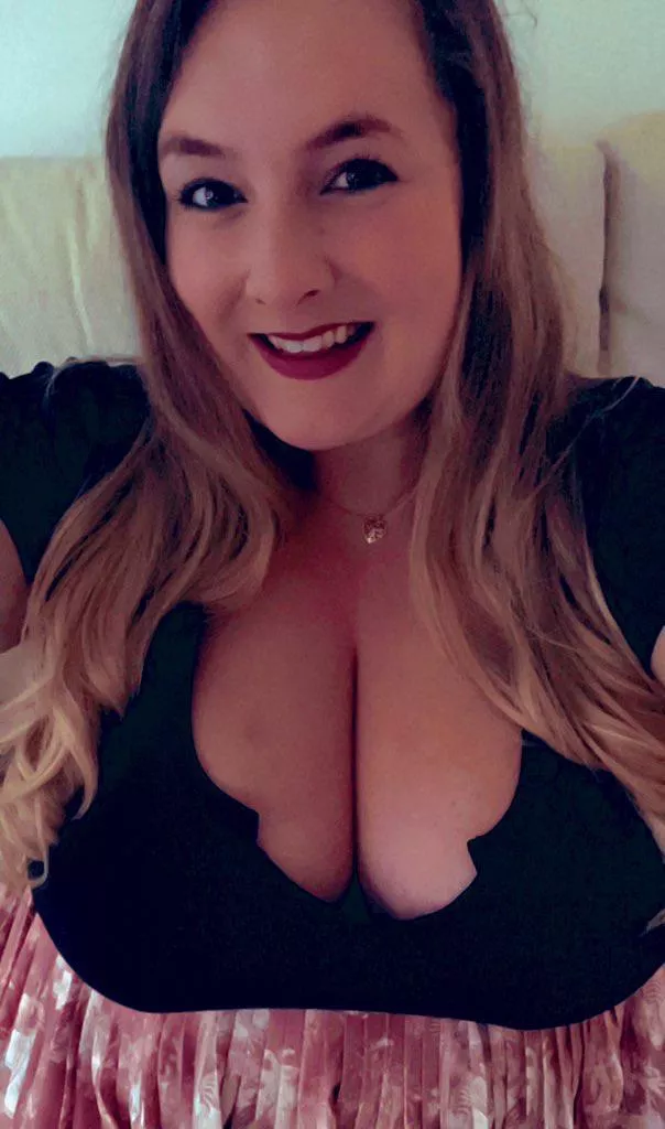 Impressive cleavage posted by britishrose11