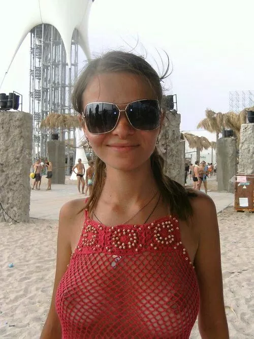 Just getting some sun at the beach posted by Y00nT33n