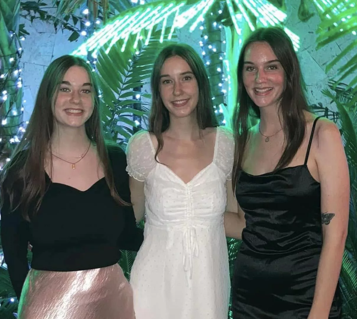 Sisters 😍 posted by BingoDino-dna