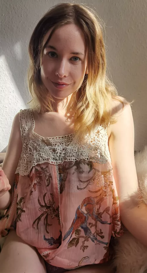 Sun on my face makes me happy [F] by naturalgirl_mel