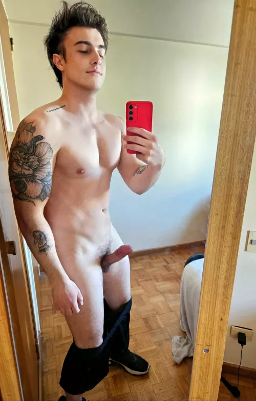 Who wants to suck daddy's cock? by Powerful_Maybe_9304