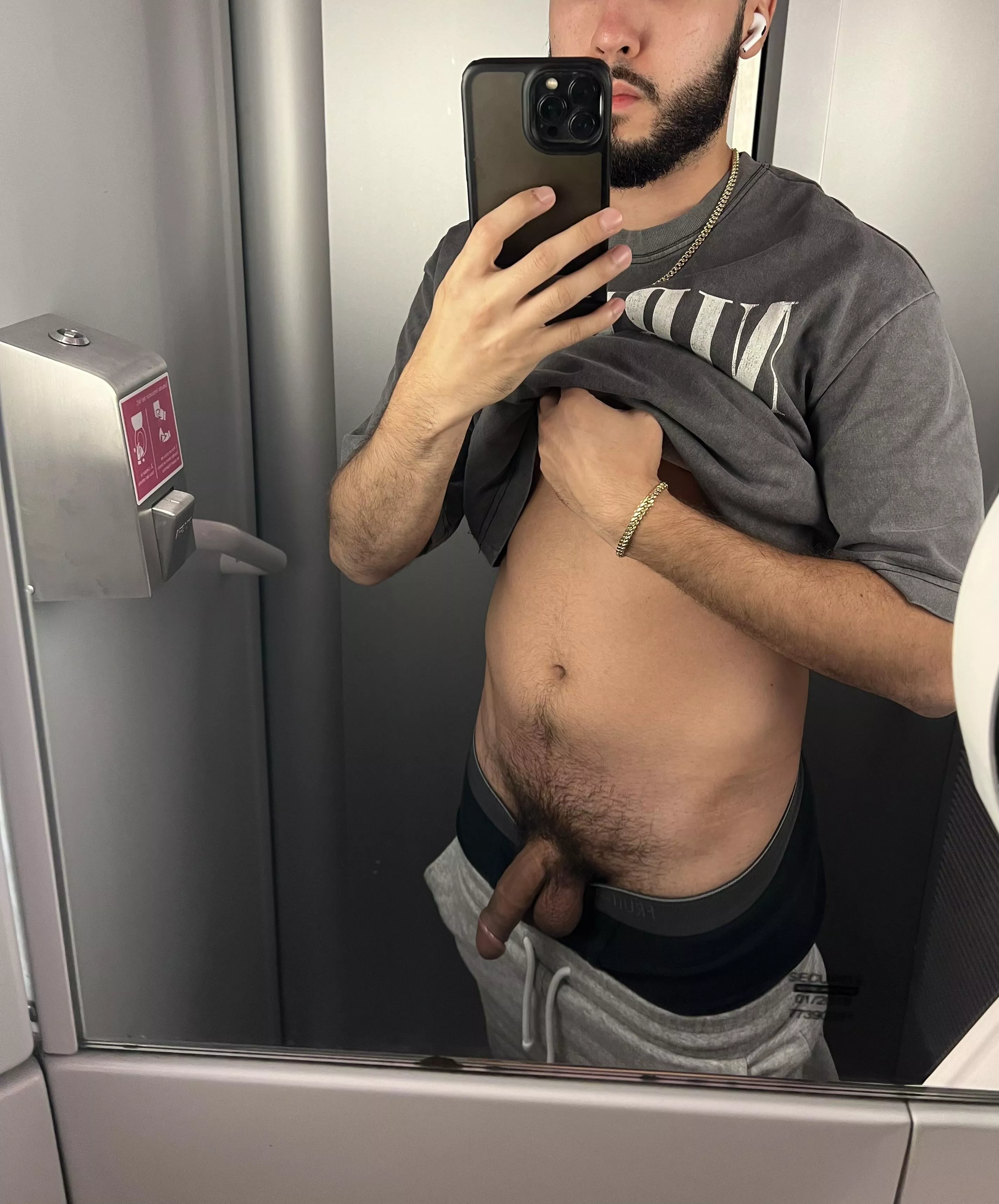 You know I just had to take a pic on my train ride to Madrid 😉 posted by Anonymouslynakedd