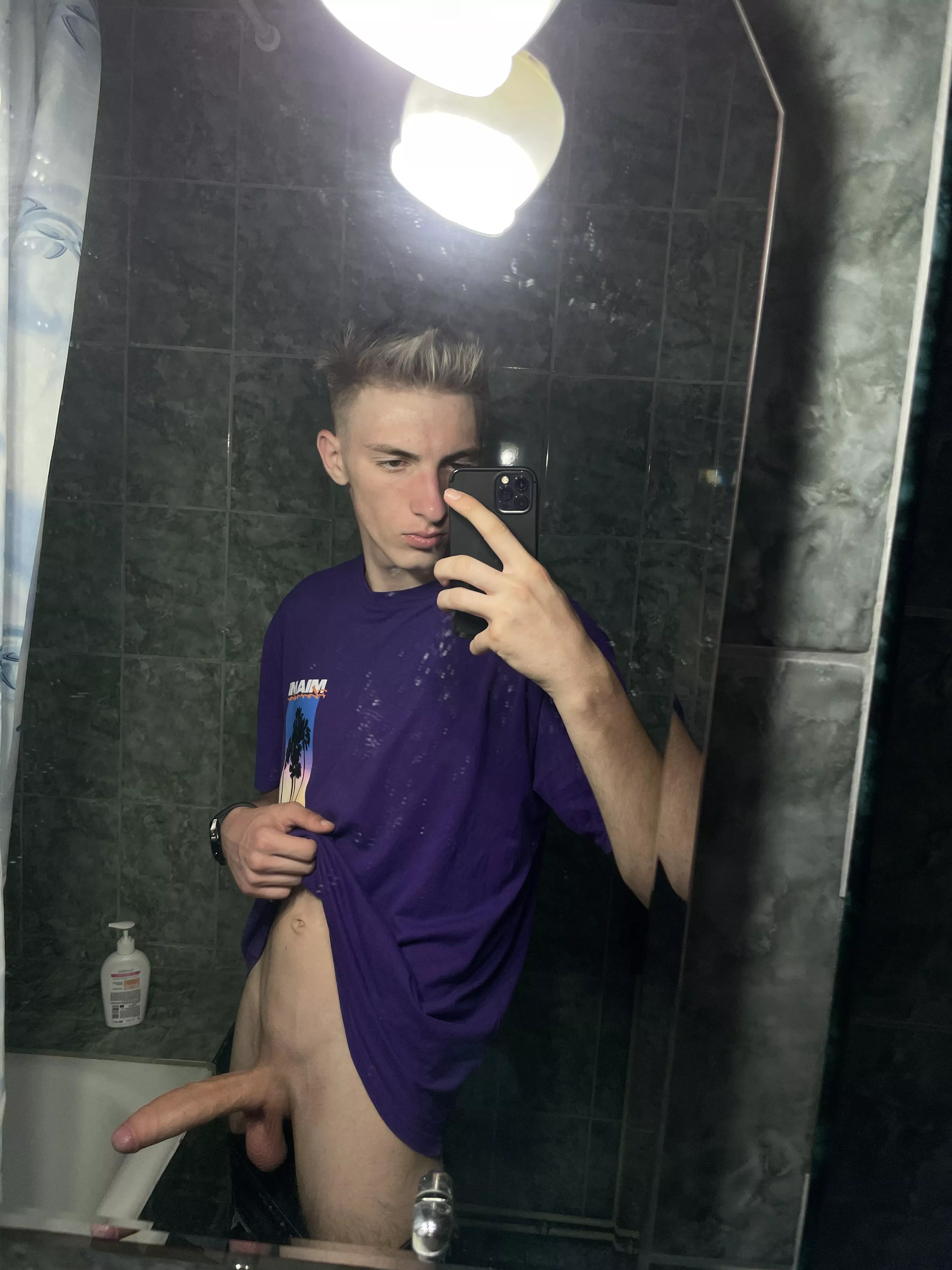 [18] it’s okay for an 18yo? 🙄 dm posted by NighTeNN