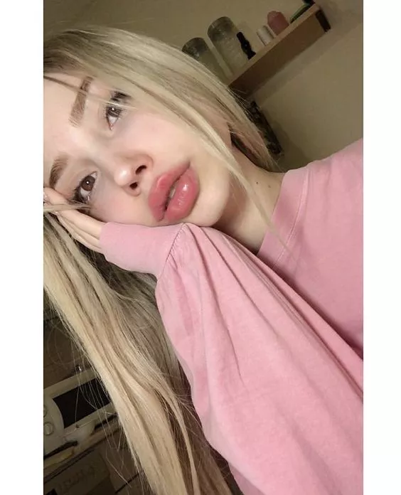 Beauty posted by bimbol0ver