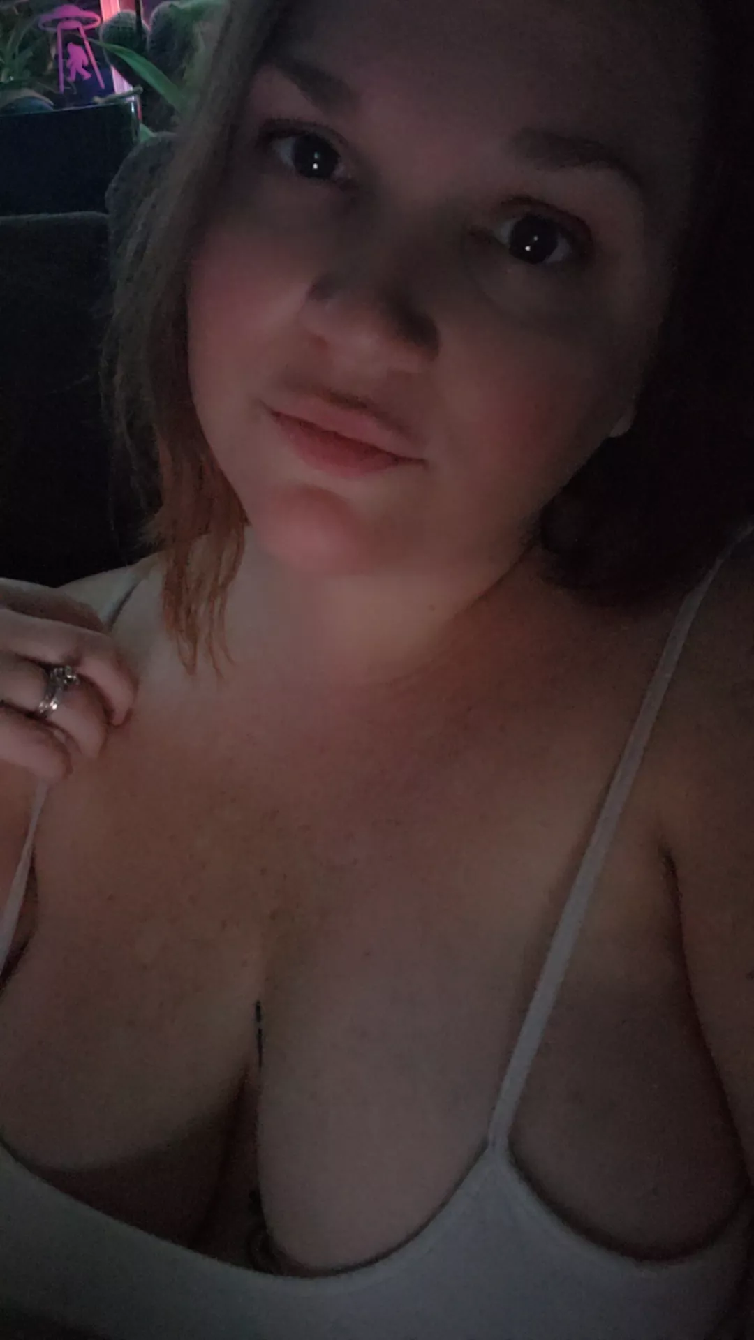 Can't get to sleep! Wish someone would tire me out 💋 posted by Zeldas_Reveal