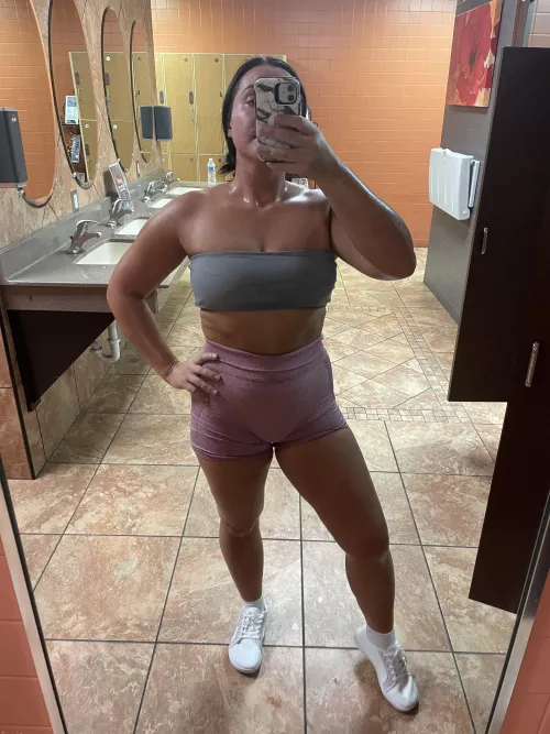 Drenched post sauna by Buttcheeksnbarbells