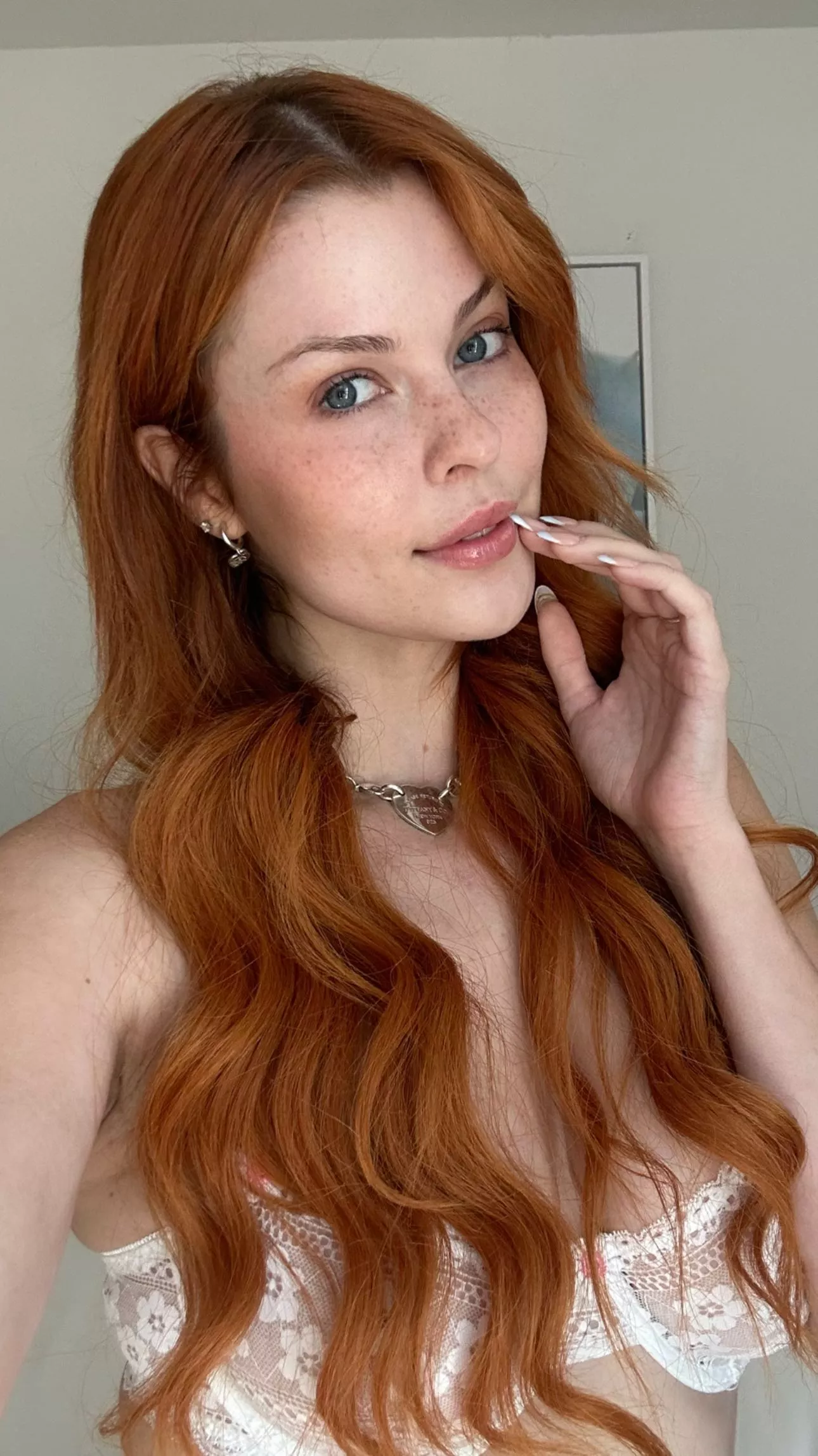 EllyAfterDark posted by Northizo