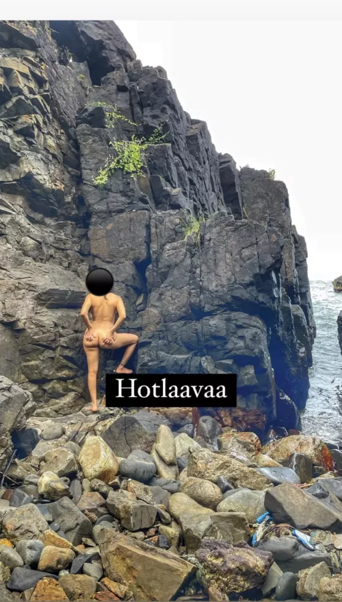 Exhibitionist queen at its best (F) by hotlaavaa