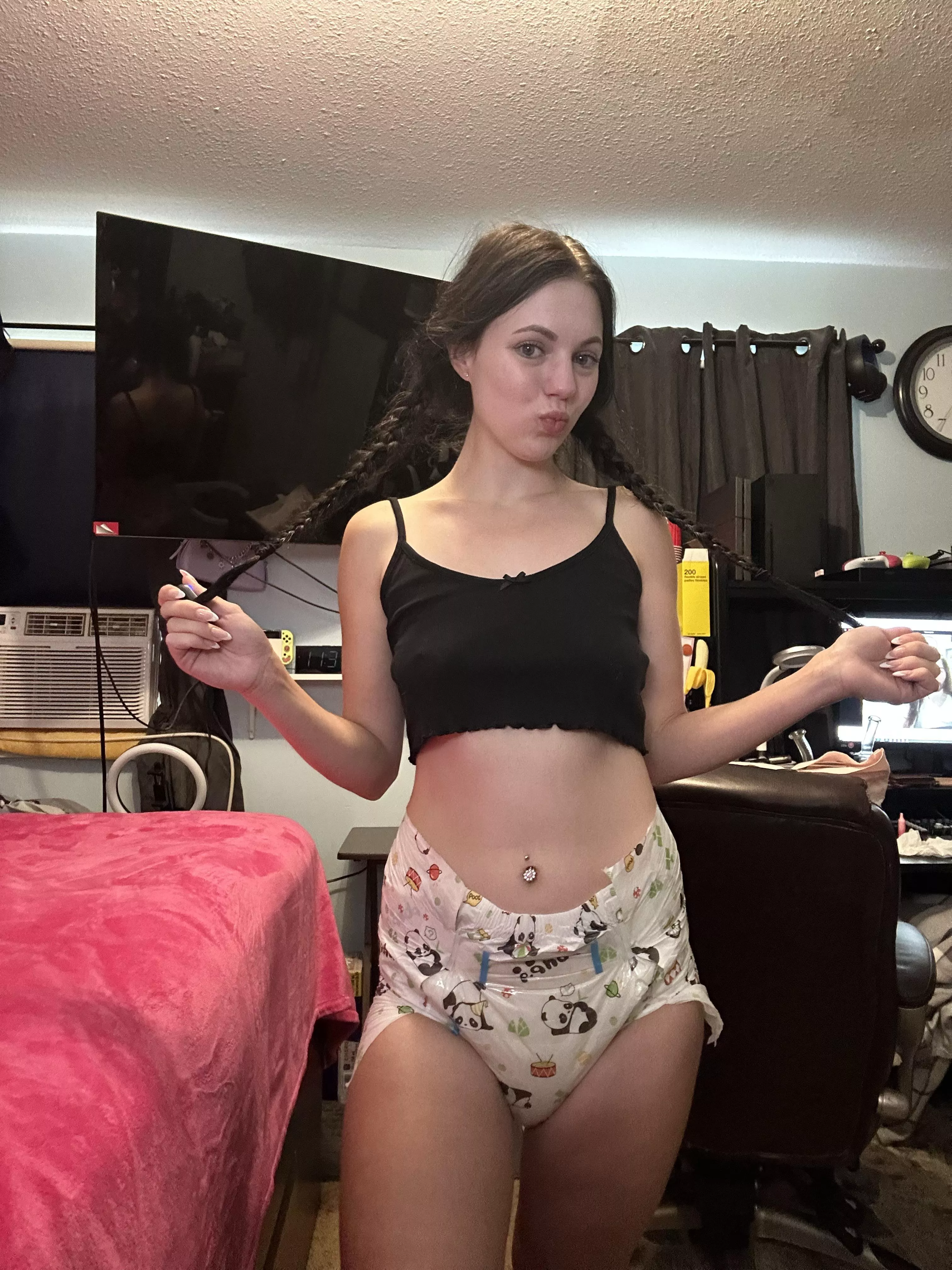 Happy BDF 😘 I hope everyone enjoys their weekend 🥰 posted by SoggyStrawberryy