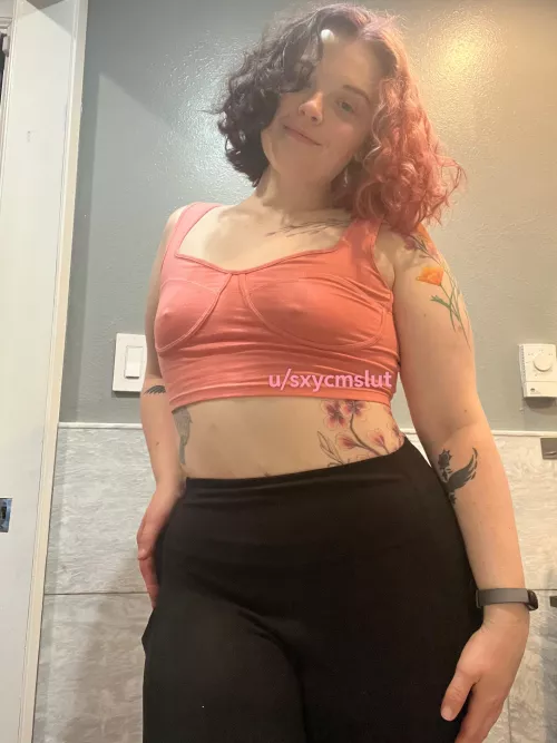 Hey look, a girl in leggings by sxycmslut