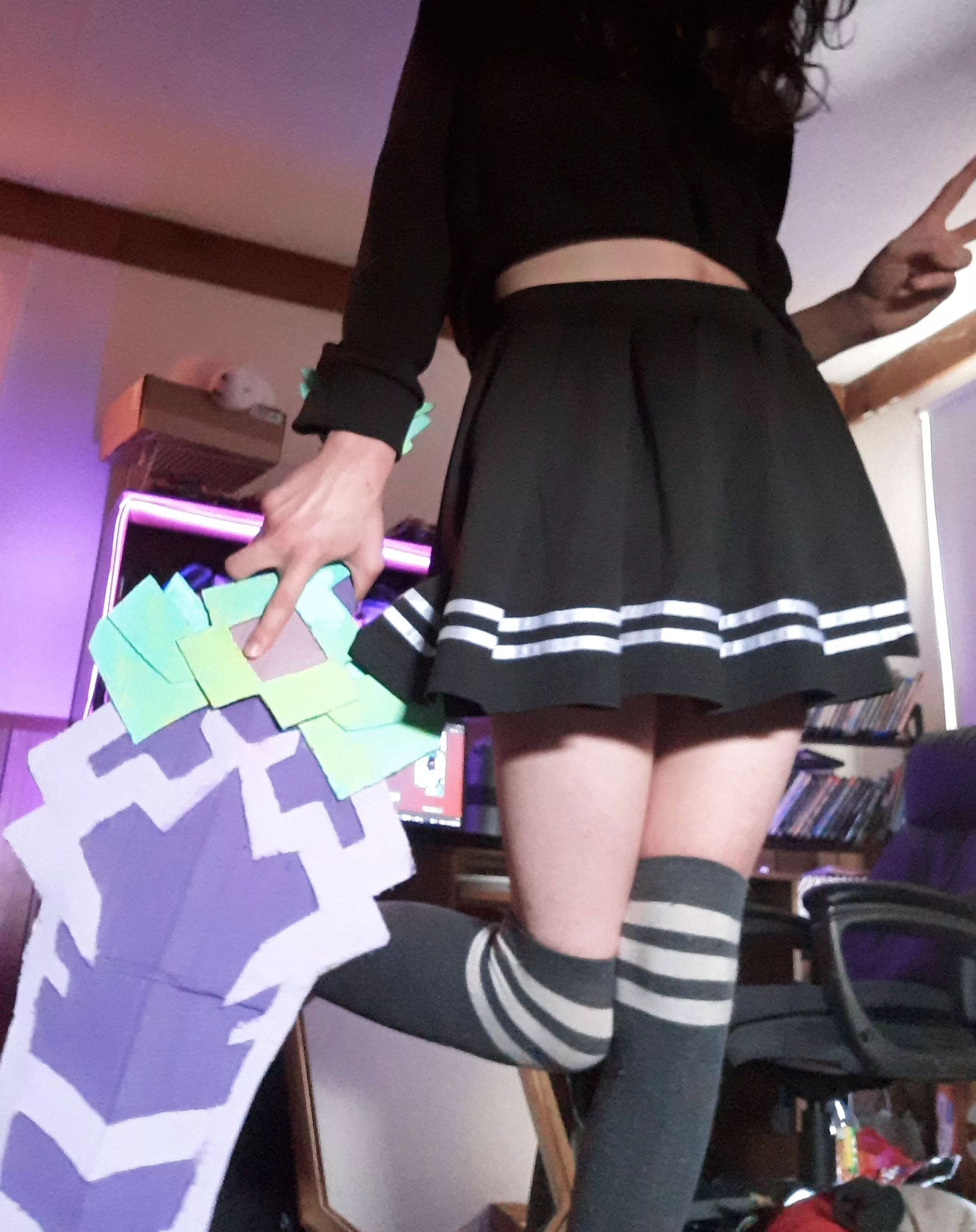 i got a sword >:3 (i wont hurt u i prommis) posted by dombuwu