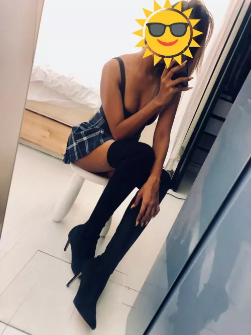 I know some you like knee-high-socks, but what about mid-thigh-boots? 🤔🦵🏿🦵🏿 by MyPinkNeon