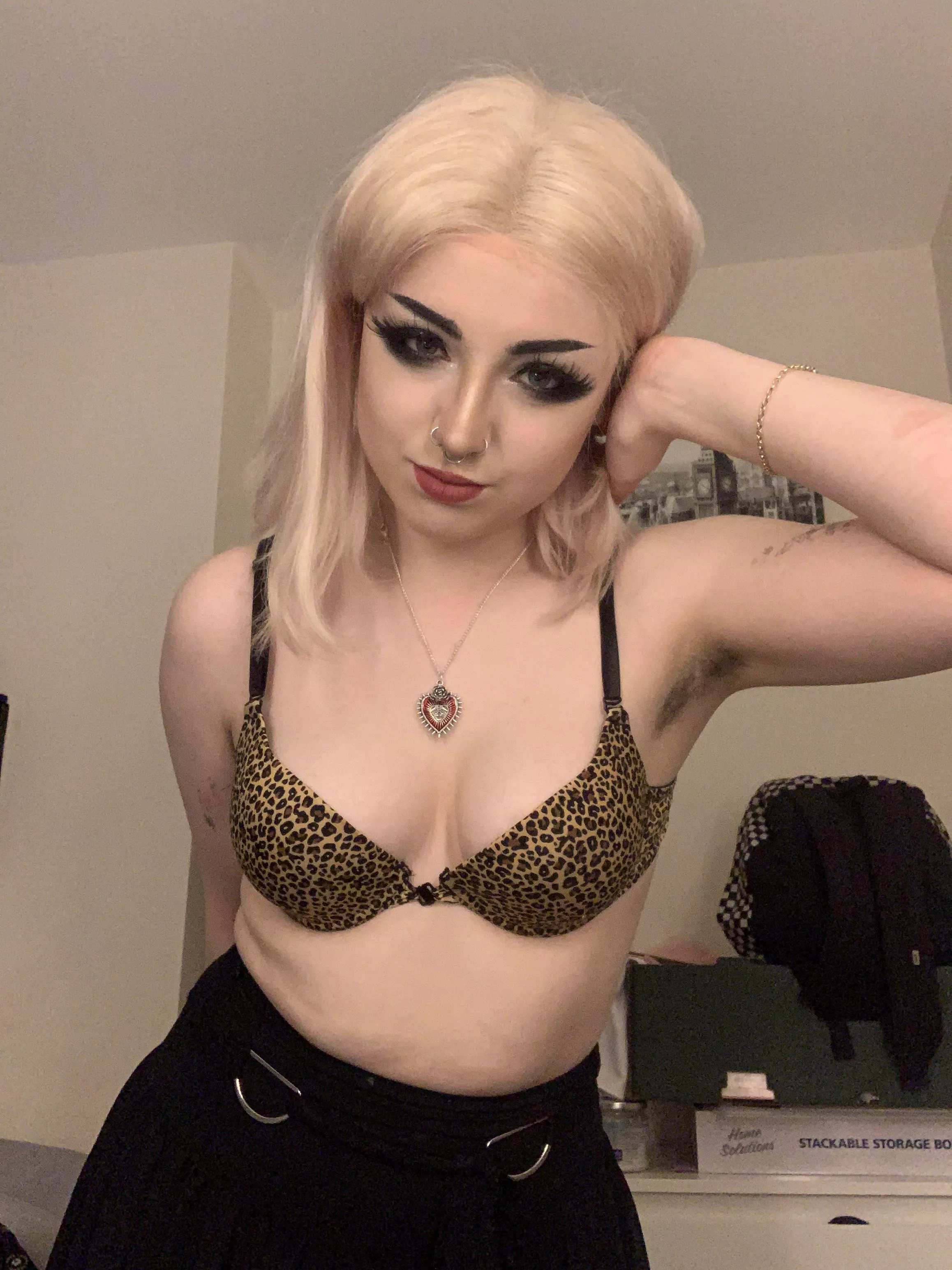 I need a grown man to teach me about my 20-year-old body posted by smeedycat