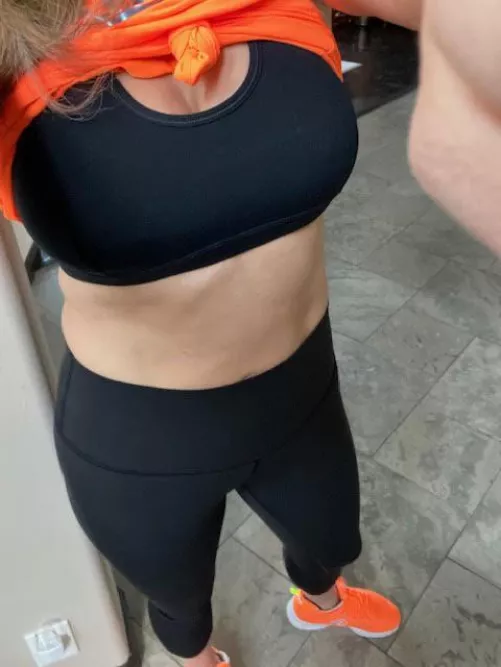 I’m new here, want me to stay? :) [f] 42 by PaigeMay82