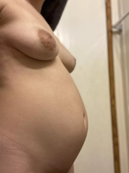 Just a little bump by mamajbby_free