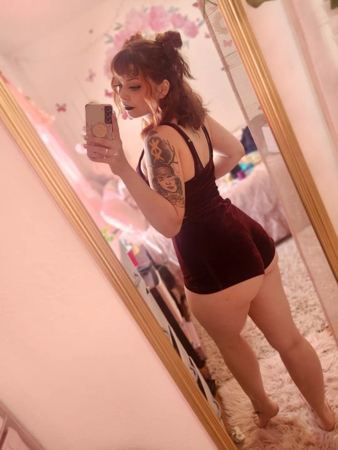 Naomi C(@naomipeaches) [Onlyfans] posted by NaomiCakess