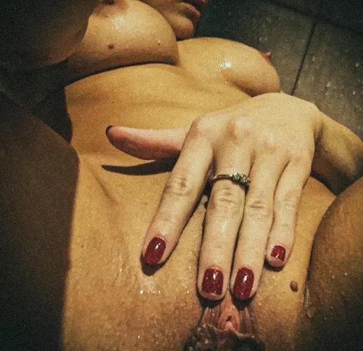 Nice Tiddys …. Pretty pussy by spanishflyxv3